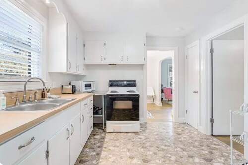 Private 3BR- Mins to Park Circle and I-26- Large Backyard