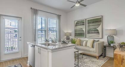 Landing | Amazing 2BD, Yoga Studio, Gym