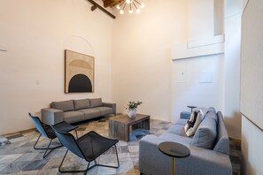 Khu tiếp khách ở sảnh