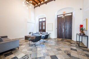 Sala de estar en el lobby