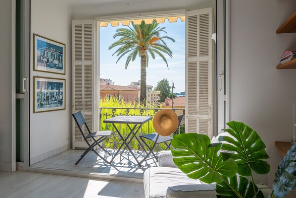 Interior - Josh (Beaulieu-sur-Mer)