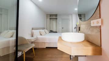 Superior kamer, 1 twee- of 2 eenpersoonsbedden, balkon, uitzicht op stad | Geluiddichte muren, gratis wifi, beddengoed