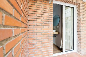 Superior Double or Twin Room, Balcony, City View | Balcony - Hotel Casa Jazmin (Granada)