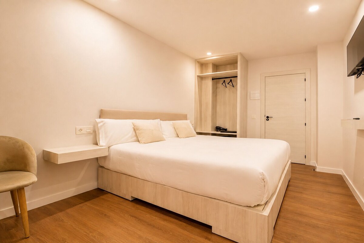 Superior Double or Twin Room, Balcony, City View | Soundproofing, free WiFi, bed sheets