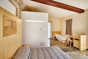 Herbergi með útsýni - aðgengilegt fyrir fatlaða - sjávarsýn | Skrifborð, vinnuaðstaða fyrir fartölvur, ókeypis þráðlaus nettenging