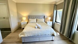 3 Schlafzimmer, Reisekinderbett, kostenloses WLAN, BettwÀsche