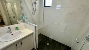 Douche, séchoir à cheveux