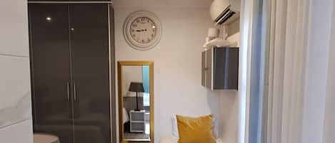 5 bedrooms