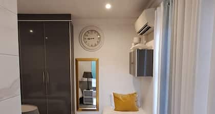 Room 1 : Sleeps 3 with Private Bathroom