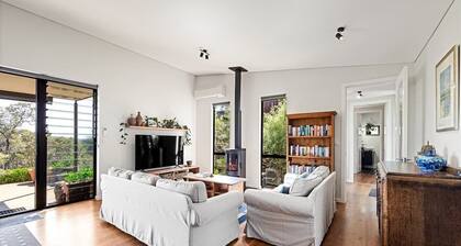 Marri Retreat: Tranquil Escape in Nature’s Embrace