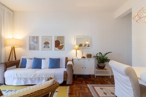 Apartment, Smoking