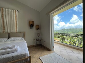 3 soveværelser, skrivebord, strygejern/strygebræt, Wi-Fi