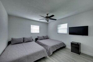 Bügeleisen/Bügelbrett, WLAN, Bettwäsche