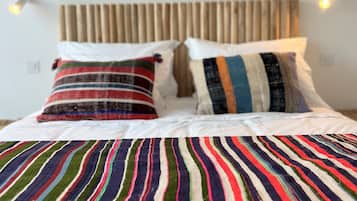 2 bedrooms, travel crib, WiFi, bed sheets