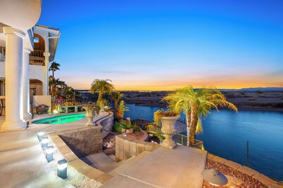Paradise Riverfront Home with Spa and Dock Sleeps 16+