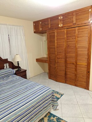 3 bedrooms, iron/ironing board, bed sheets - Islandlife Rentals: St. Peter home away from home

 (Speightstown)