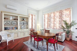 Dining - Historic Villa in Como Center + 4 free parking (Como)