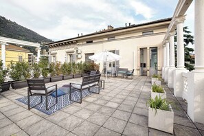 Outdoor dining - Historic Villa in Como Center + 4 free parking (Como)