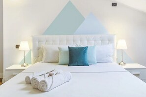 5 bedrooms, iron/ironing board, travel cot, WiFi - Historic Villa in Como Center + 4 free parking (Como)