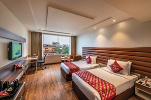 Executive Room | 1 bedroom, in-room safe, desk, laptop workspace