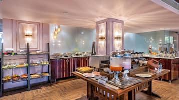 Petit déjeuner buffet (450 INR par personne)