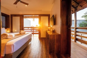 4 bedrooms, iron/ironing board, WiFi