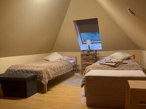 Casa | 1 dormitorio, mobiliario individual, ropa de cama