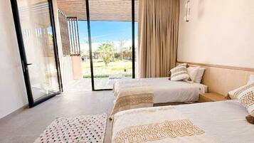 10 chambres, coffres-forts dans les chambres, fer et planche Ă repasser