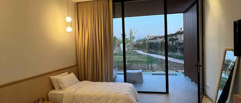 10 bedrooms, in-room safe, iron/ironing board, WiFi