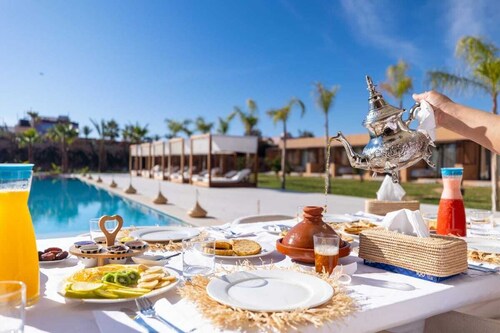 Private villa overlooking the Atlas mountains: luxury, calm and pleasure in Marrakech