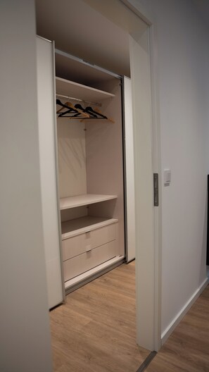 Interior - Quiet, exclusively furnished apartment, centrally located in the city.  (Rheinbach)