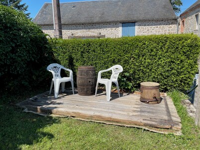 Owl Farmhouse: Find your peace and quiet in traditional french countryside.