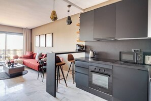 Fridge, microwave, oven, dishwasher