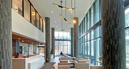 Lakefront Condo in Luxury High Rise