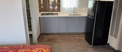 Habitación individual básica, 1 cama de matrimonio, cocina básica | Cocina privada