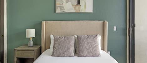 1 bedroom, desk, iron/ironing board, Internet