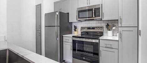 Kühlschrank, Esstisch