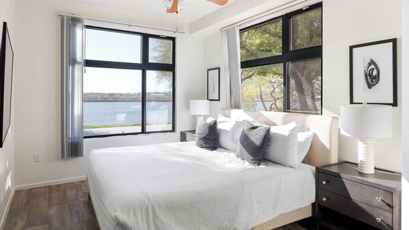 1 bedroom, desk, iron/ironing board, WiFi