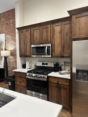 Microwave, oven, stovetop, dishwasher