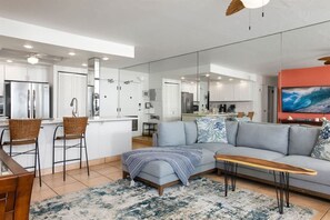 Apartment | 1 bedroom, Internet - Spacious Oceanfront Hideaway Ground-level Paradise (Lahaina)