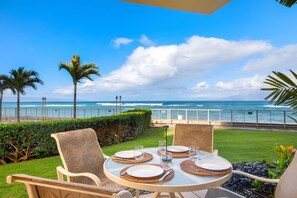 Apartment | 1 bedroom, Internet - Spacious Oceanfront Hideaway Ground-level Paradise (Lahaina)