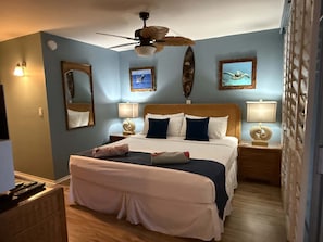 Apartment | 2 bedrooms, desk, Internet - Whale Watching From Your Lanai - Tropical Oceanfront 2-2 in West Maui (Lahaina)