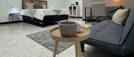 1 slaapkamer, een strijkplank/strijkijzer, wifi, beddengoed