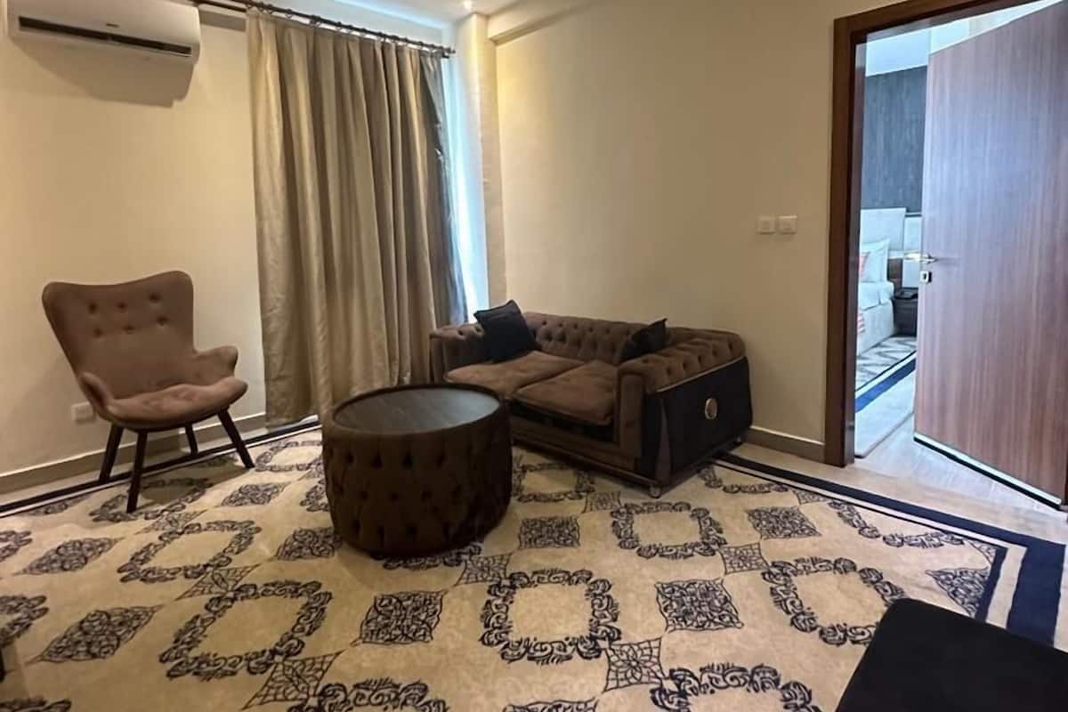 1 bedroom, in-room safe, laptop workspace, iron/ironing board