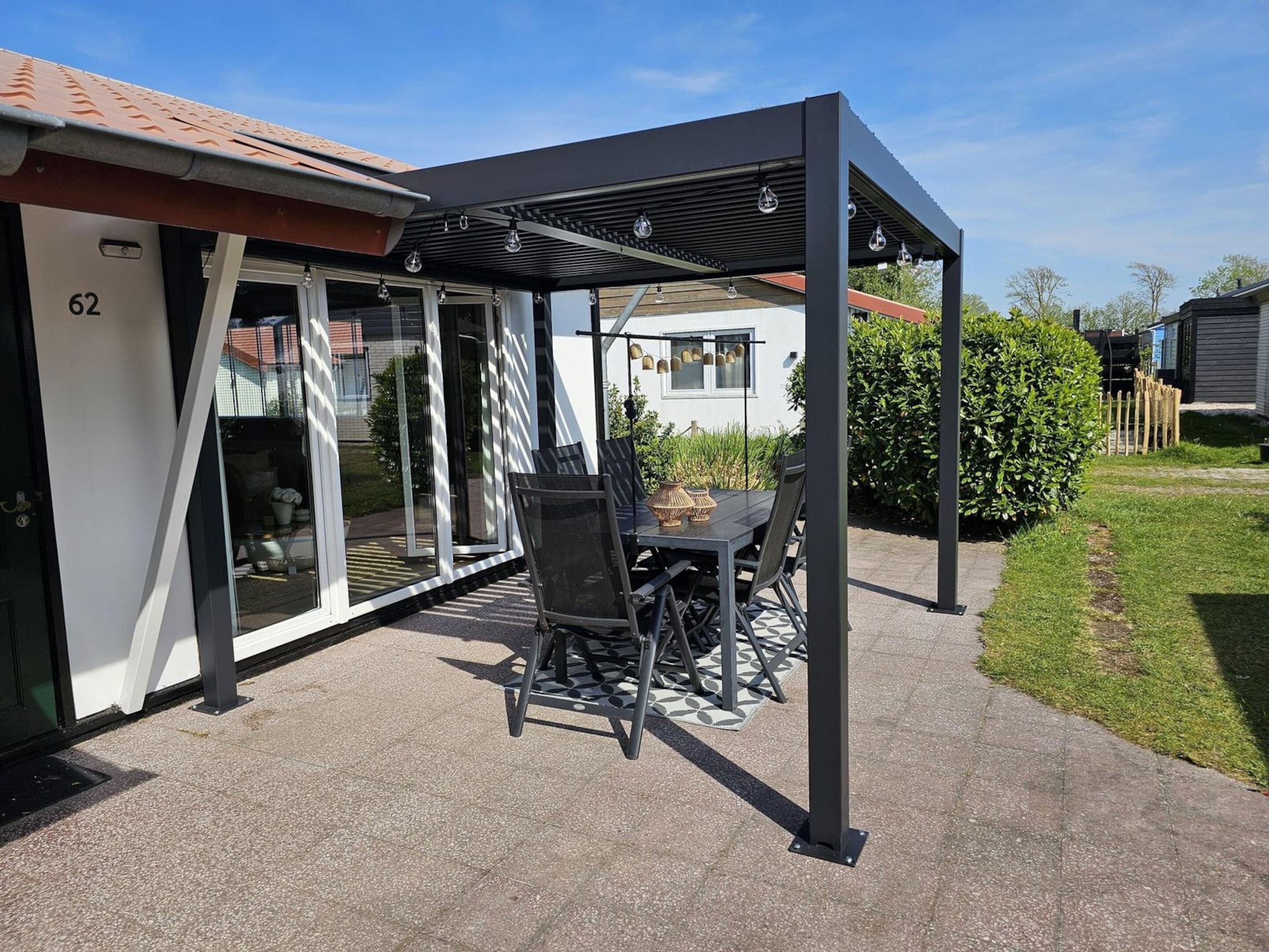 House | Outdoor dining