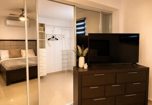 3 bedrooms, iron/ironing board, travel crib, free WiFi