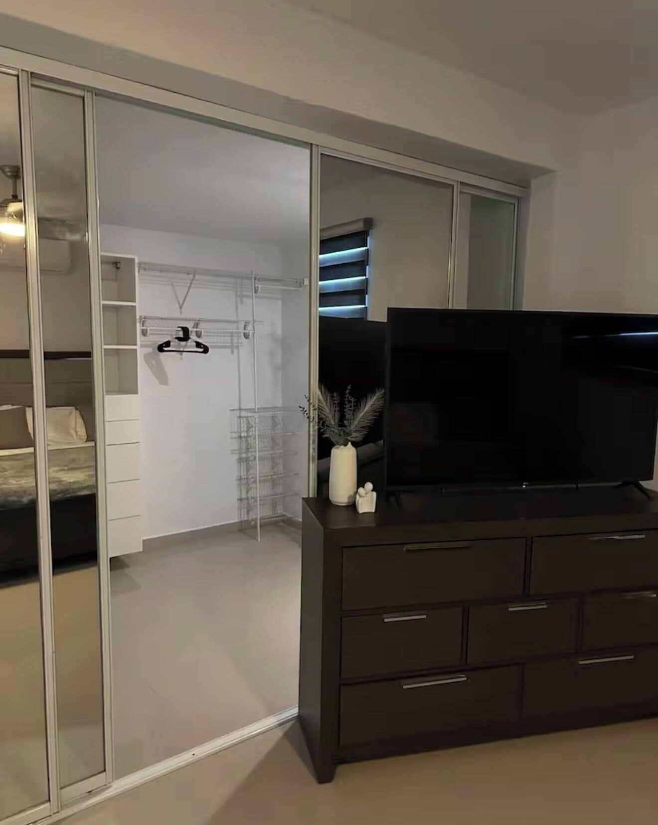 3 bedrooms, iron/ironing board, travel cot, free WiFi