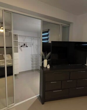 3 chambres, fer et planche à repasser, lit parapluie, Wi-Fi gratuit