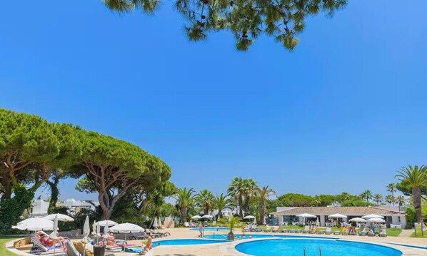Piscina interna, piscina externa