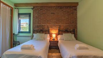 2 Schlafzimmer, Bügeleisen/Bügelbrett, Reisekinderbett, kostenloses WLAN